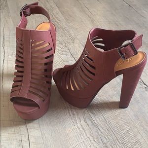 NWOB Charlotte Russe Burgundy Heels